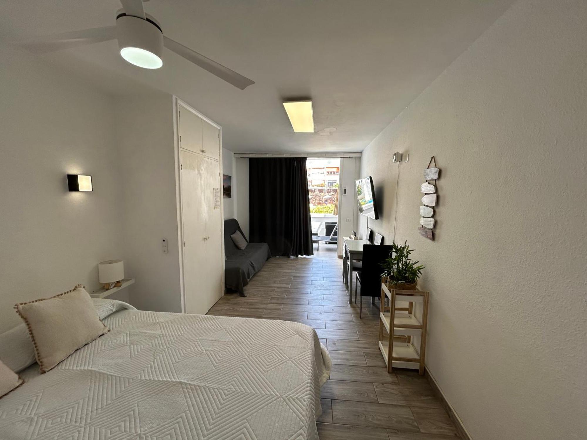 Sunny Apt With Terrace Coastal Area South Arona Arona  Eksteriør bilde